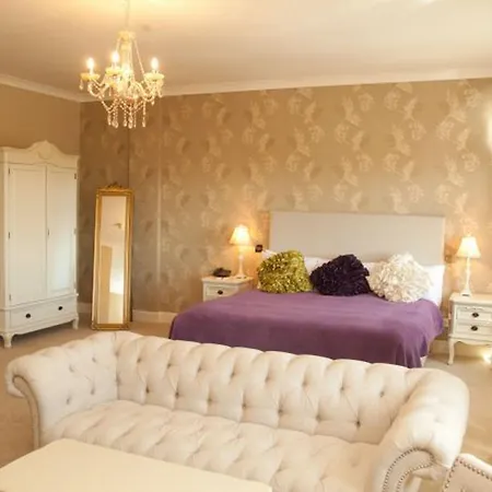 Otel Clybaun 4*