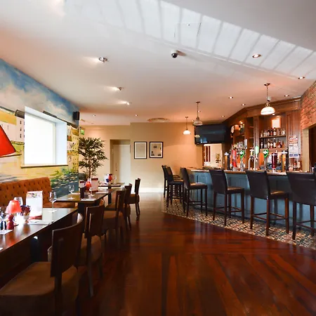Hotel Clybaun 4*